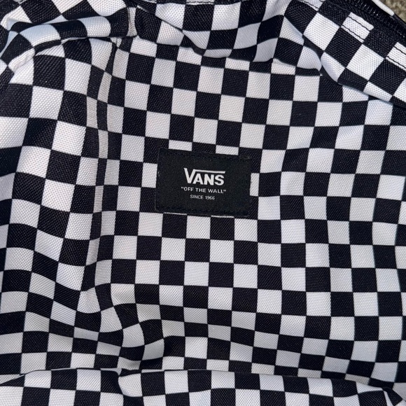 VANS CHECKERED BLACK WHITE SCHOOL BACKPACK NWOT EXCELLENT CONDITION - Picture 2 of 6